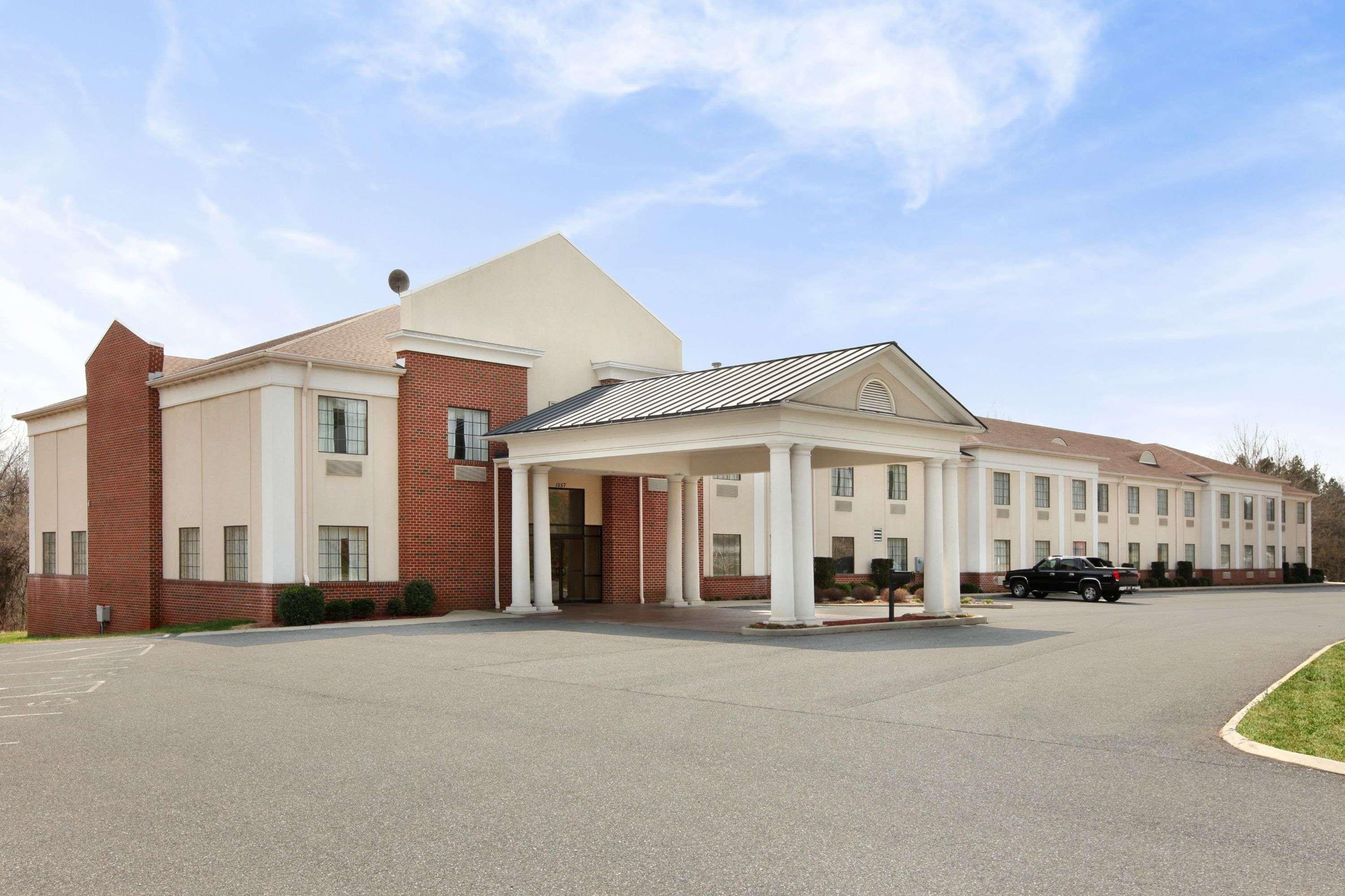 Days Inn By Wyndham Alta Vista Altavista Zewnętrze zdjęcie